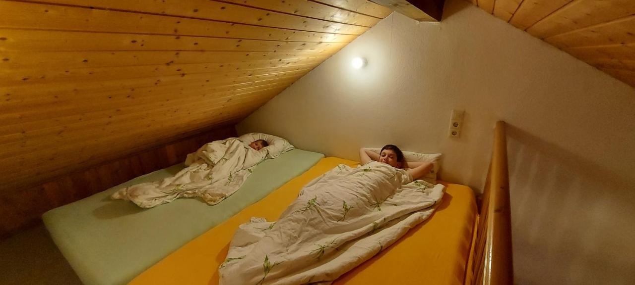 Ruhig Gelegene Ferienwohnung Im Gruenen Mit Terrasse Und Kleinem Garten Rotthalmuenster Εξωτερικό φωτογραφία
