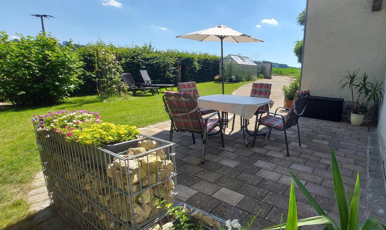 Ruhig Gelegene Ferienwohnung Im Gruenen Mit Terrasse Und Kleinem Garten Rotthalmuenster Εξωτερικό φωτογραφία