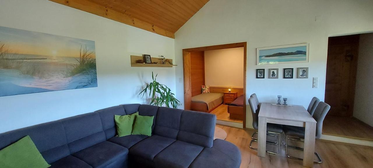Ruhig Gelegene Ferienwohnung Im Gruenen Mit Terrasse Und Kleinem Garten Rotthalmuenster Εξωτερικό φωτογραφία
