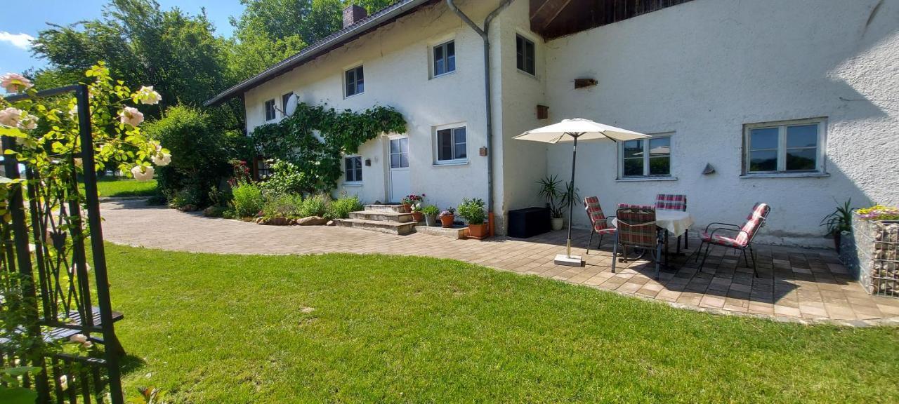 Ruhig Gelegene Ferienwohnung Im Gruenen Mit Terrasse Und Kleinem Garten Rotthalmuenster Εξωτερικό φωτογραφία